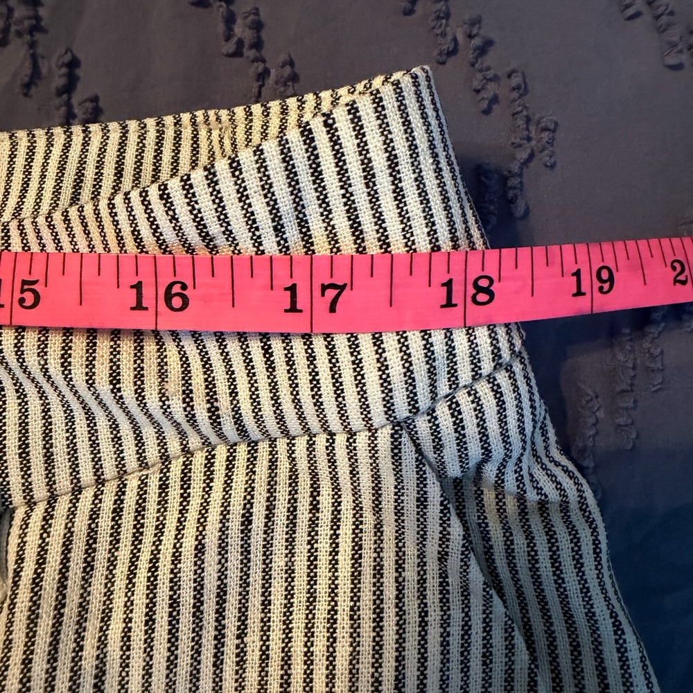 Gray Seersucker Wide-Leg Women's Pants - Picture 16 of 16